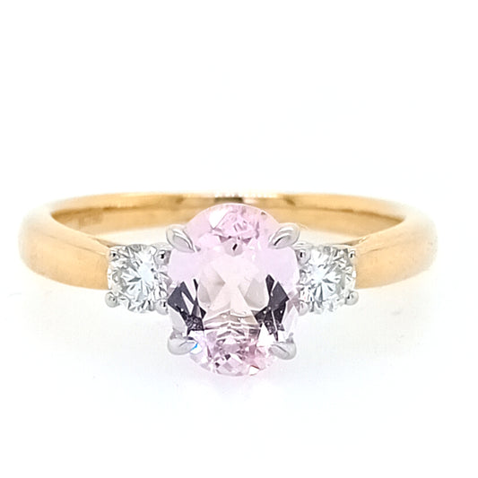 18ct Yellow Gold Ring with Oval  Morganite
