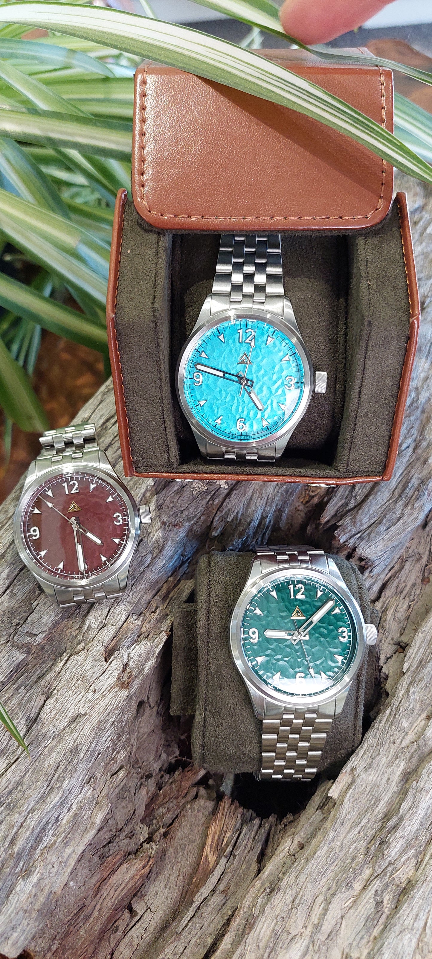 Zealandic Iceborne Lake Pukaki Watch