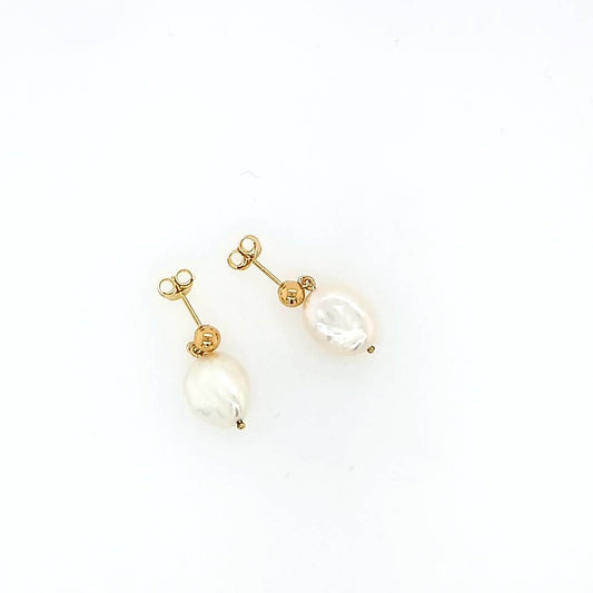 Keshi and Yellow Gold Stud Earrings