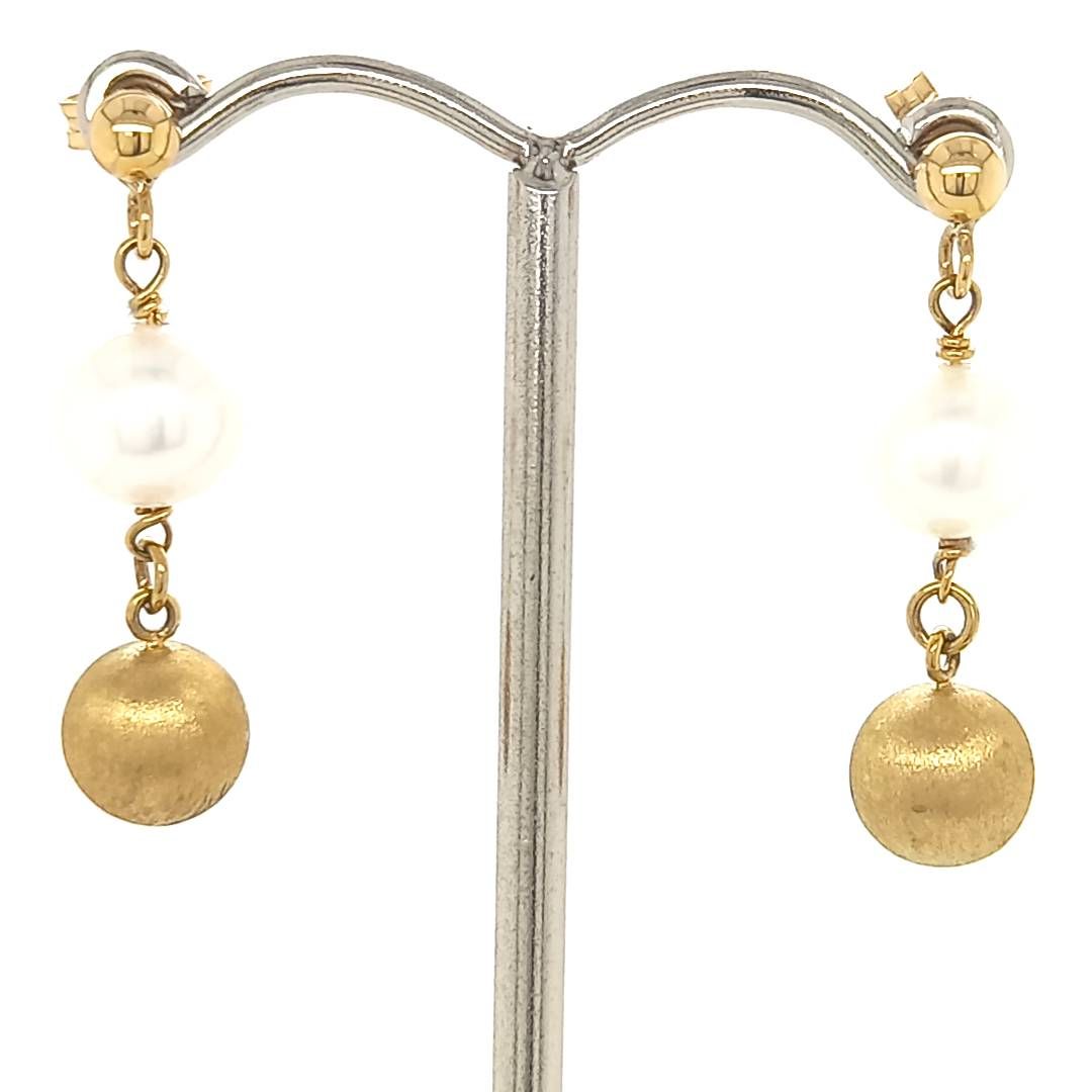 Yellow Gold and Pearl Drop Earring