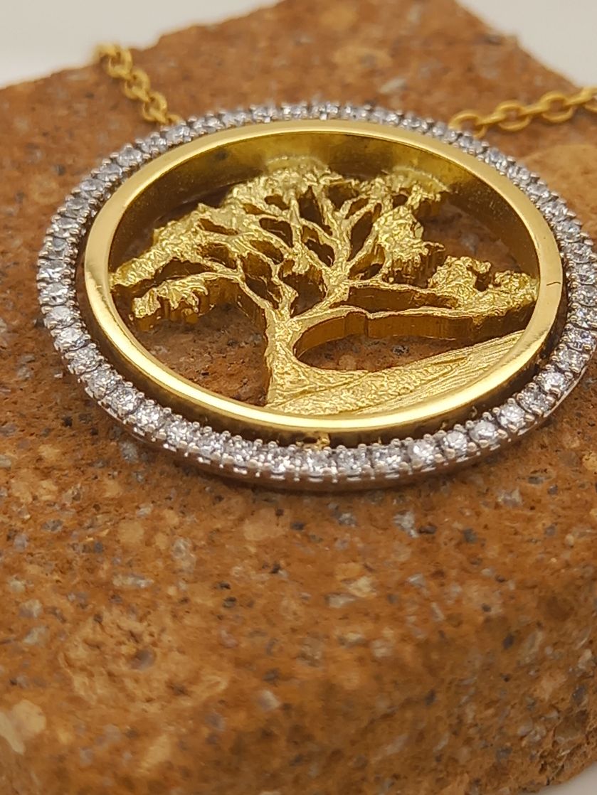 Wanaka Tree Gold and Diamond Pendant and Chain