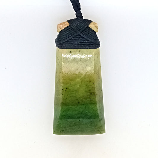 NZ Greenstone Raukaraka Toki